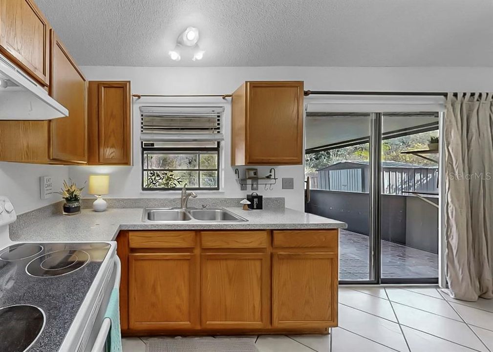 En Venta: $299,999 (4 camas, 3 baños, 1274 Pies cuadrados)