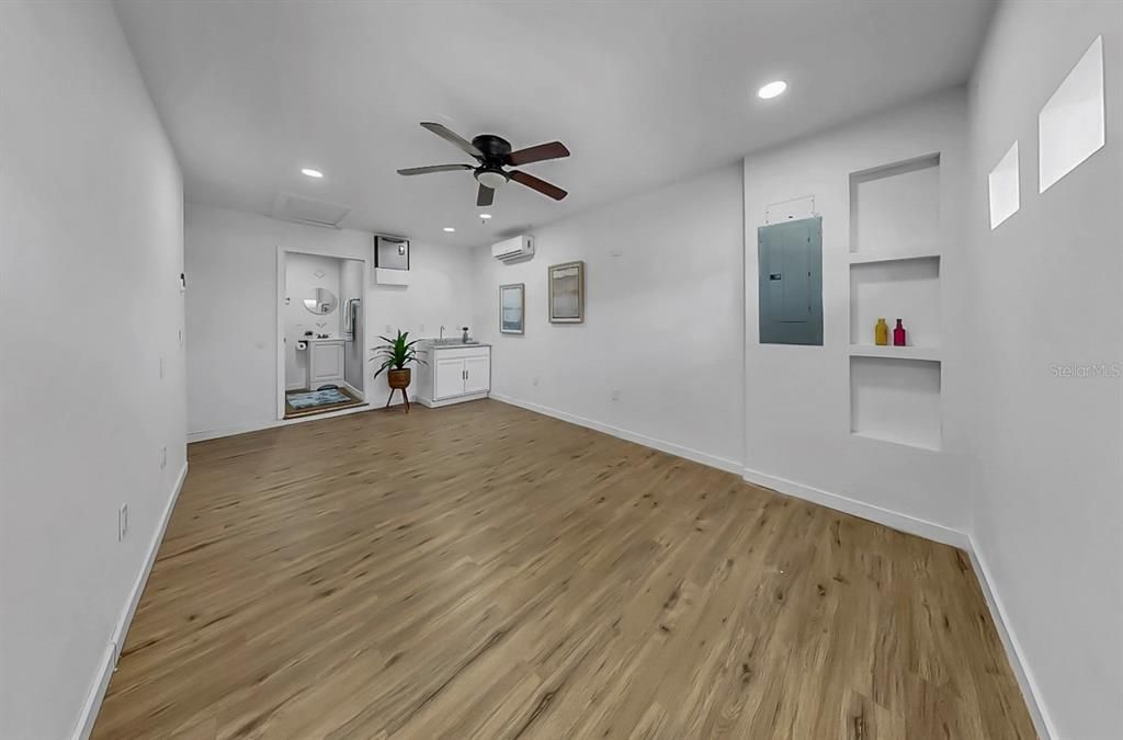 En Venta: $299,999 (4 camas, 3 baños, 1274 Pies cuadrados)