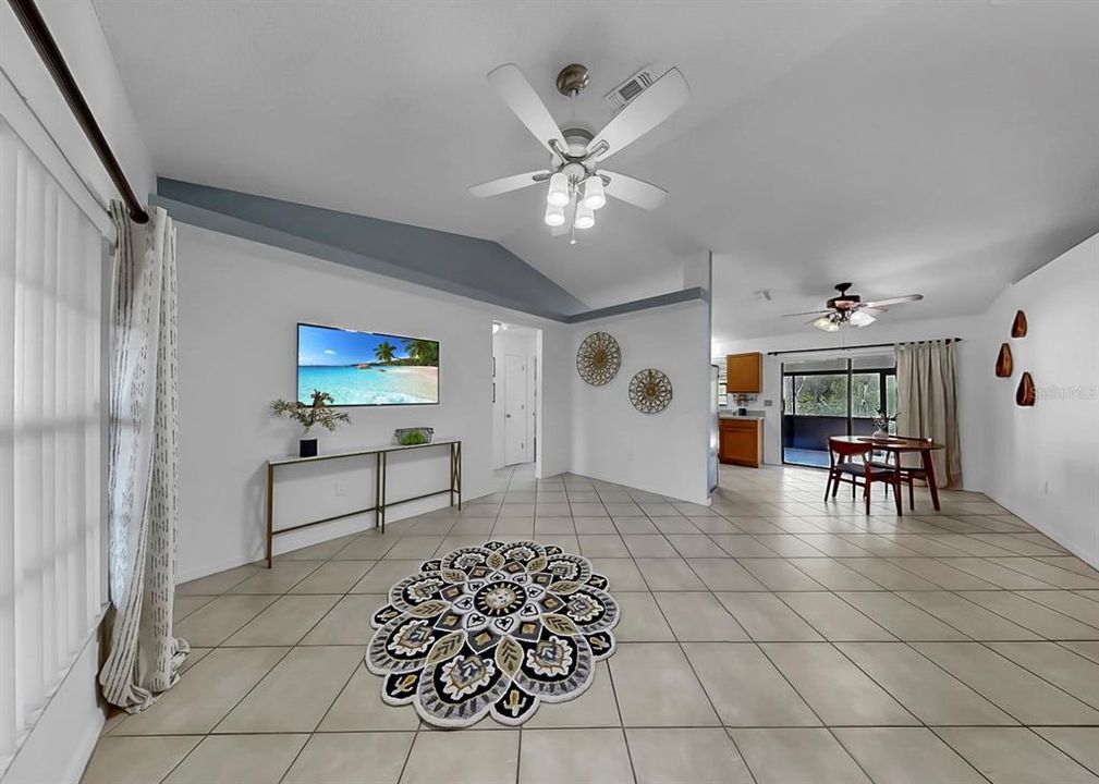 En Venta: $299,999 (4 camas, 3 baños, 1274 Pies cuadrados)