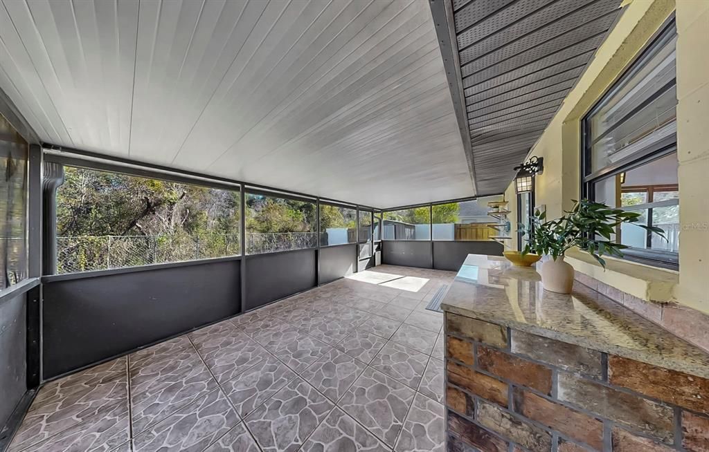 En Venta: $299,999 (4 camas, 3 baños, 1274 Pies cuadrados)