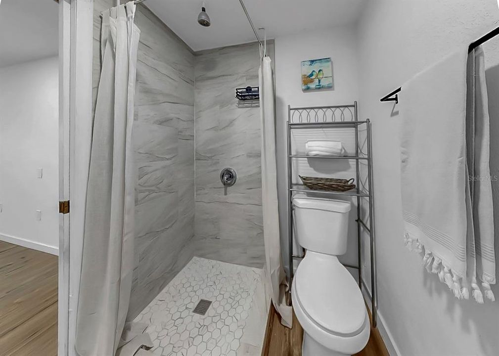 En Venta: $299,999 (4 camas, 3 baños, 1274 Pies cuadrados)