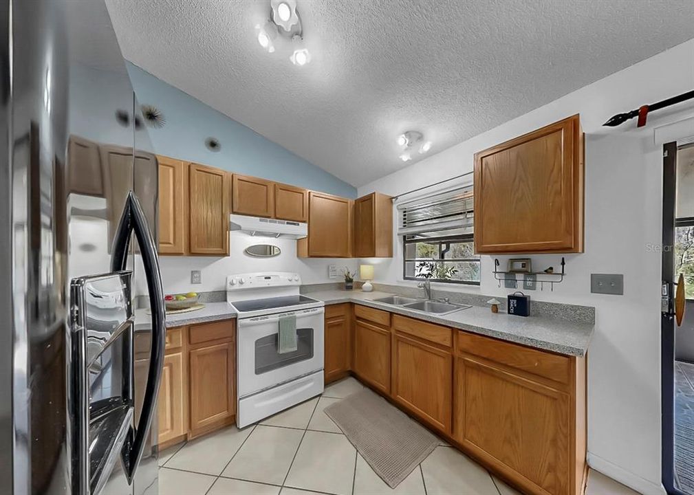 En Venta: $299,999 (4 camas, 3 baños, 1274 Pies cuadrados)