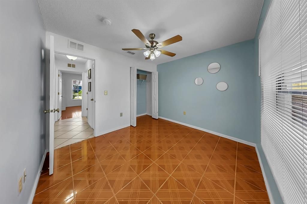 En Venta: $299,999 (4 camas, 3 baños, 1274 Pies cuadrados)