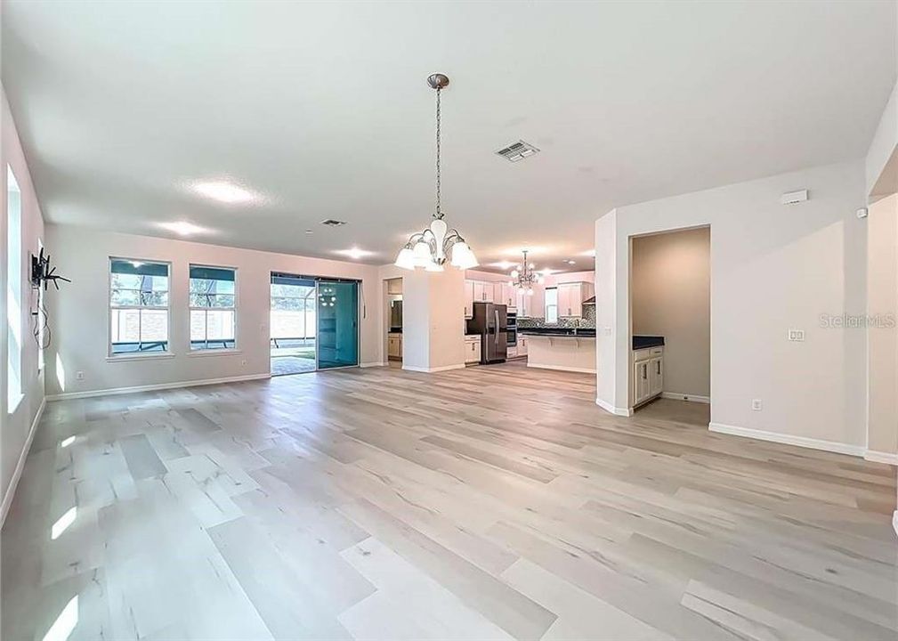 В аренду: $4,000 (5 спален, 3 ванн, 3919 Квадратных фут)