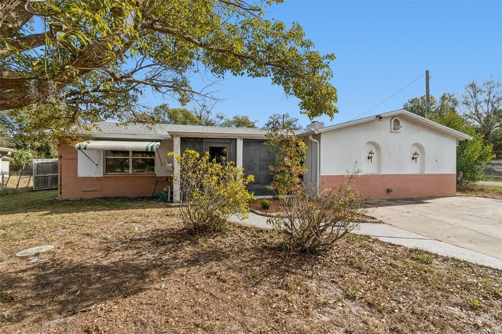 待售: $250,000 (4 贝兹, 2 浴室, 1756 平方英尺)