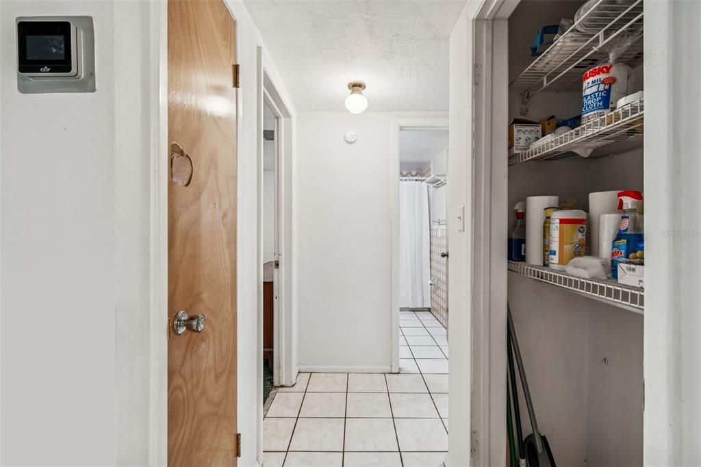 待售: $250,000 (4 贝兹, 2 浴室, 1756 平方英尺)