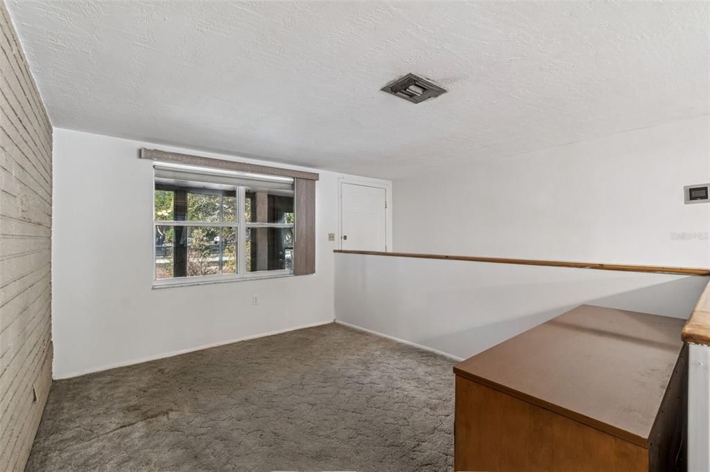 待售: $250,000 (4 贝兹, 2 浴室, 1756 平方英尺)