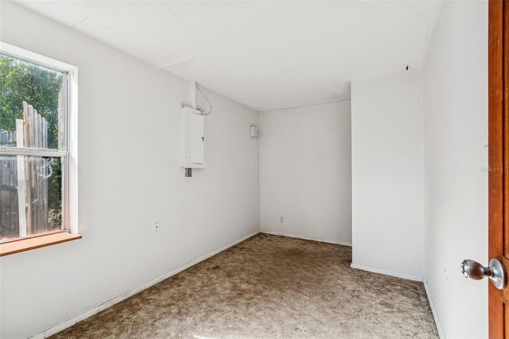 待售: $250,000 (4 贝兹, 2 浴室, 1756 平方英尺)