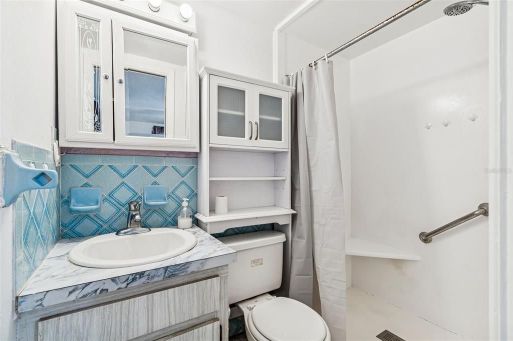 待售: $250,000 (4 贝兹, 2 浴室, 1756 平方英尺)