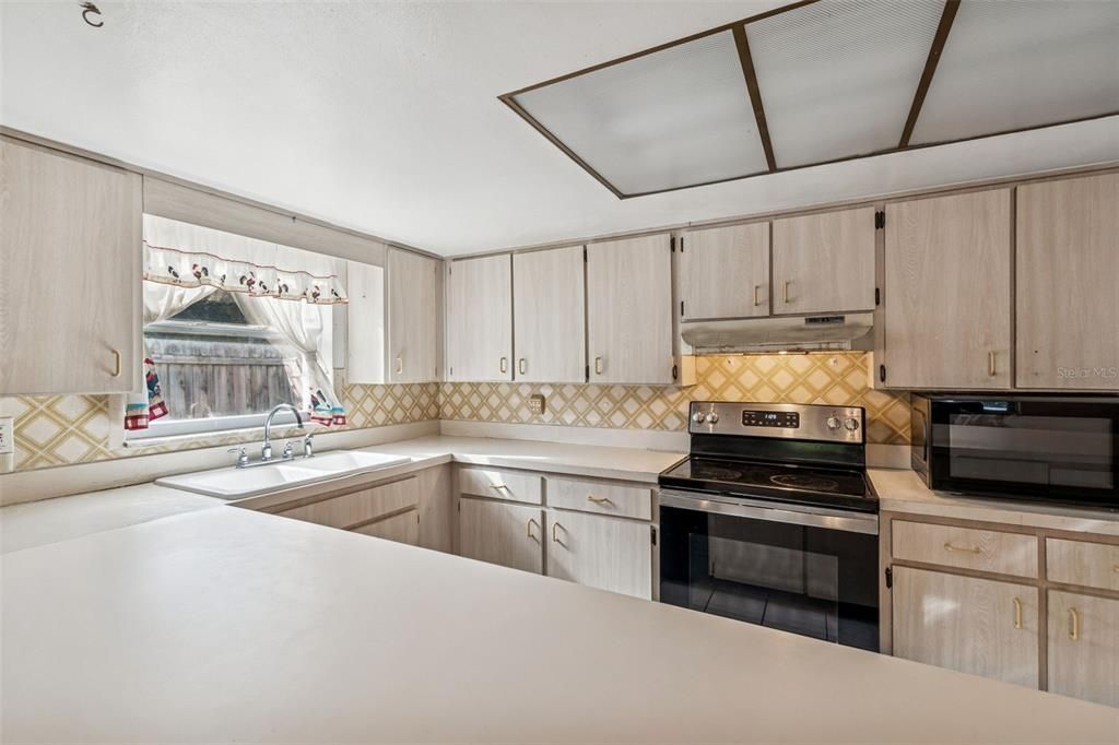 待售: $250,000 (4 贝兹, 2 浴室, 1756 平方英尺)