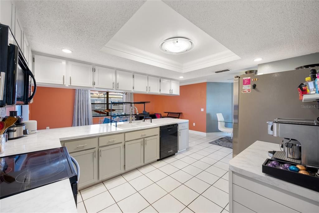 En Venta: $350,000 (3 camas, 2 baños, 1559 Pies cuadrados)