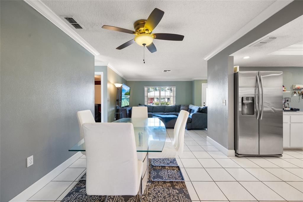 En Venta: $350,000 (3 camas, 2 baños, 1559 Pies cuadrados)