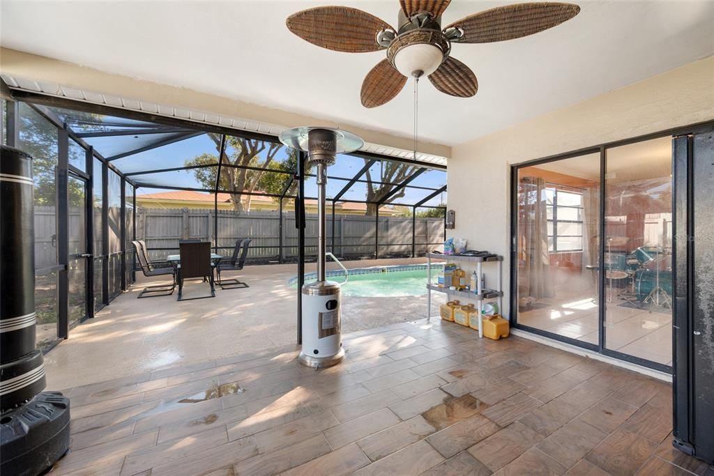 En Venta: $350,000 (3 camas, 2 baños, 1559 Pies cuadrados)