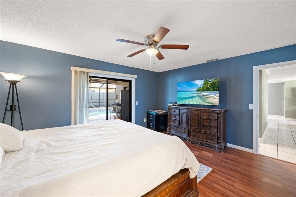 En Venta: $350,000 (3 camas, 2 baños, 1559 Pies cuadrados)