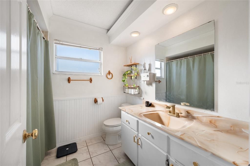 En Venta: $350,000 (3 camas, 2 baños, 1559 Pies cuadrados)