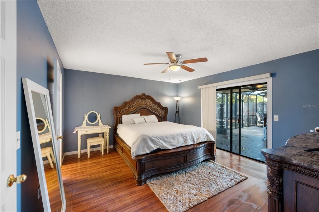 En Venta: $350,000 (3 camas, 2 baños, 1559 Pies cuadrados)