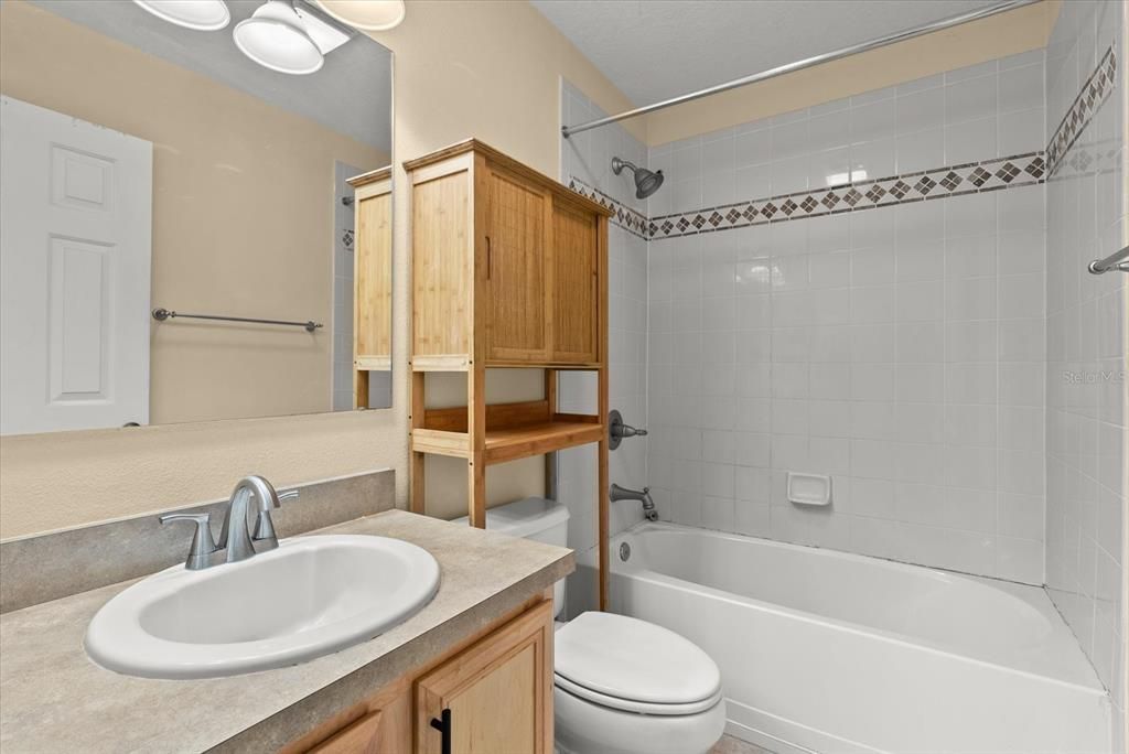 На продажу: $340,000 (3 спален, 2 ванн, 1572 Квадратных фут)