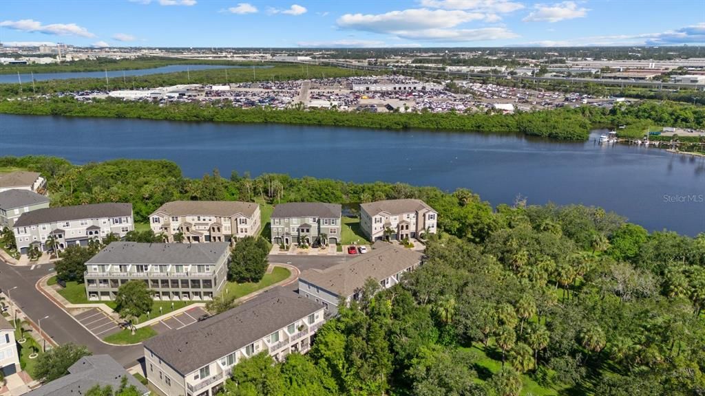 На продажу: $340,000 (3 спален, 2 ванн, 1572 Квадратных фут)