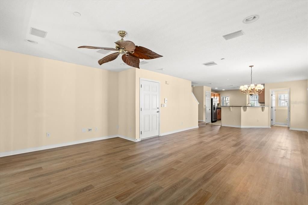 На продажу: $340,000 (3 спален, 2 ванн, 1572 Квадратных фут)