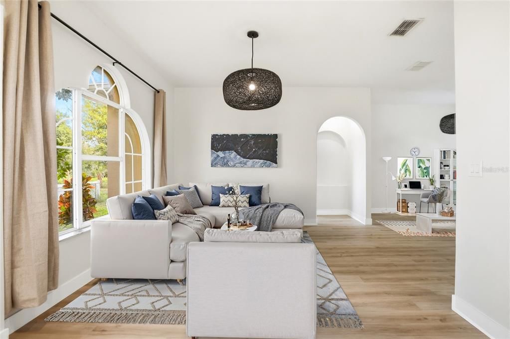 En Venta: $549,900 (5 camas, 2 baños, 2433 Pies cuadrados)