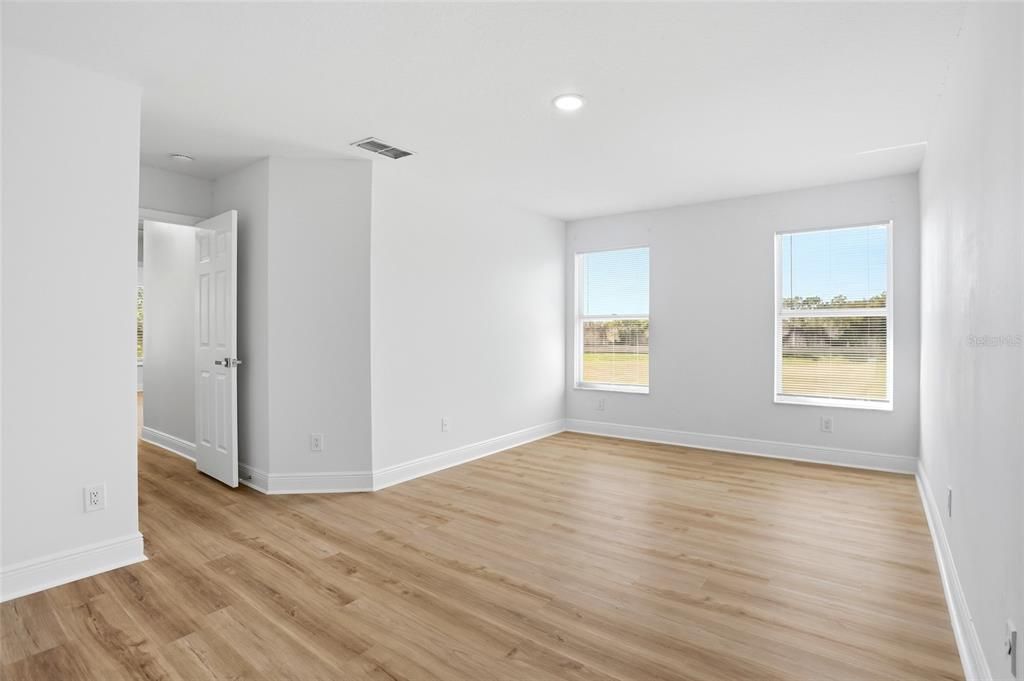 En Venta: $549,900 (5 camas, 2 baños, 2433 Pies cuadrados)