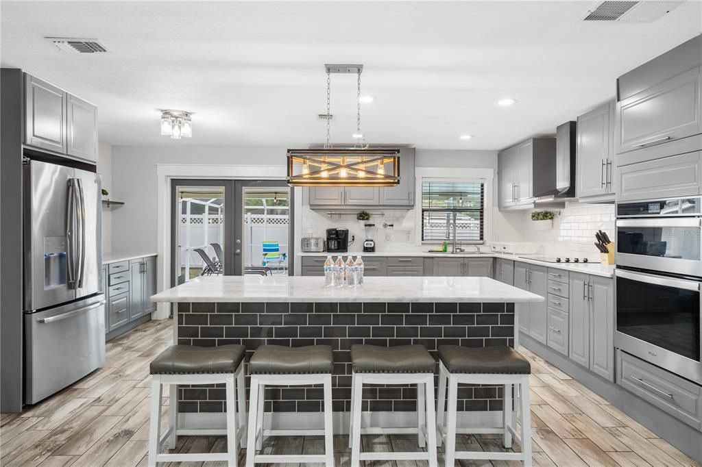 For Sale: $499,900 (3 beds, 2 baths, 1592 Square Feet)