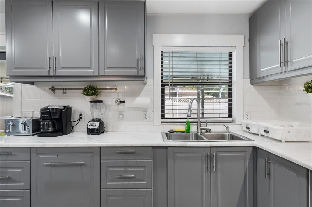 For Sale: $499,900 (3 beds, 2 baths, 1592 Square Feet)