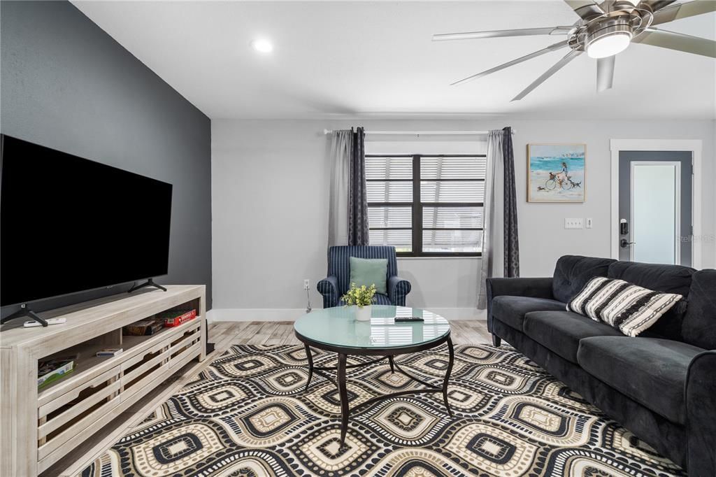 For Sale: $499,900 (3 beds, 2 baths, 1592 Square Feet)