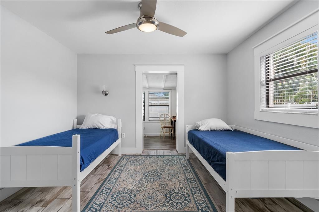 For Sale: $499,900 (3 beds, 2 baths, 1592 Square Feet)