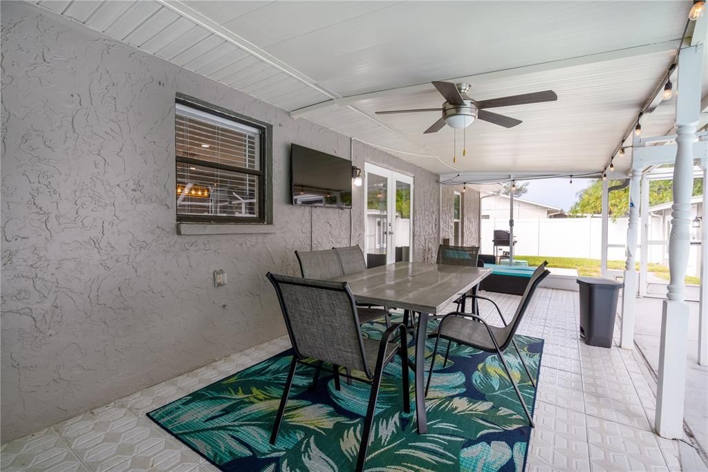 For Sale: $499,900 (3 beds, 2 baths, 1592 Square Feet)