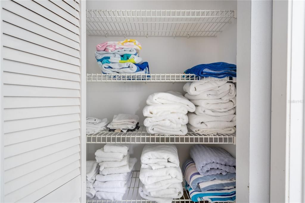 For Sale: $499,900 (3 beds, 2 baths, 1592 Square Feet)