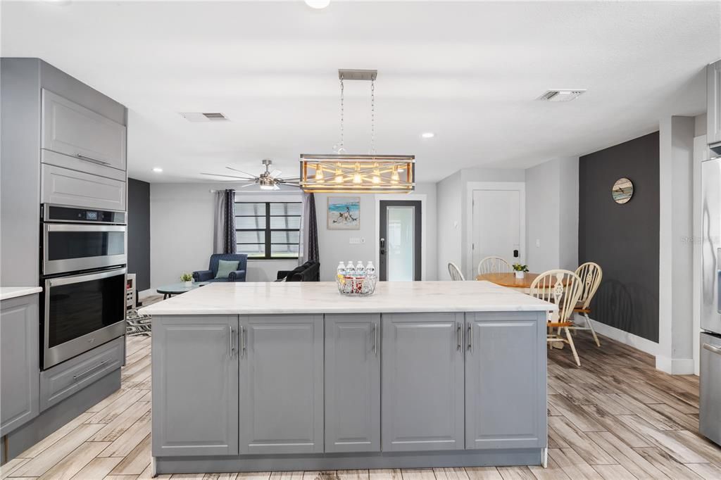 For Sale: $499,900 (3 beds, 2 baths, 1592 Square Feet)