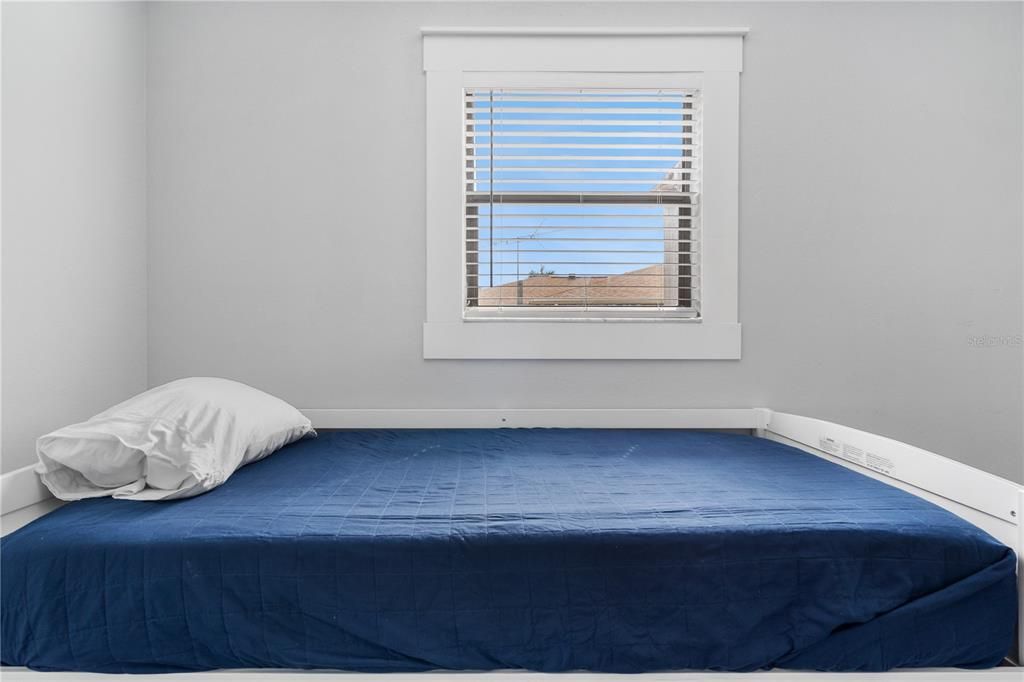 For Sale: $499,900 (3 beds, 2 baths, 1592 Square Feet)