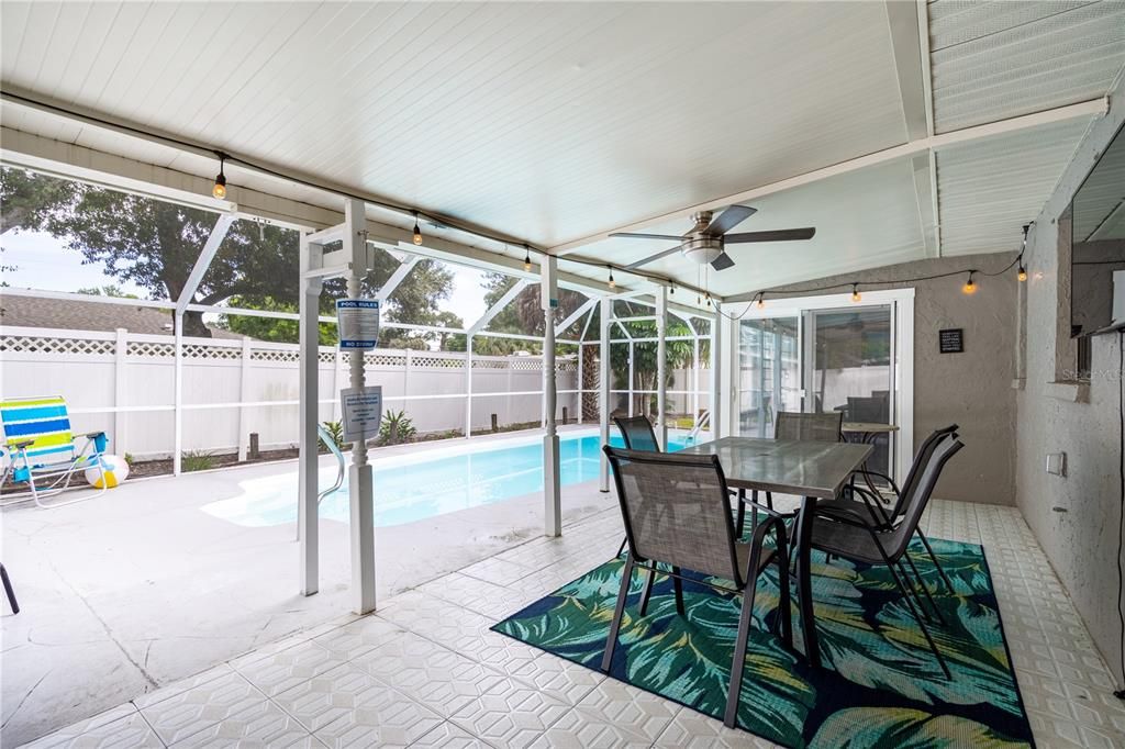 For Sale: $499,900 (3 beds, 2 baths, 1592 Square Feet)