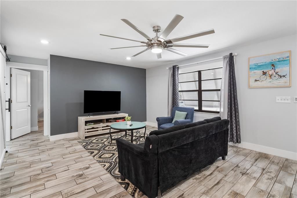 For Sale: $499,900 (3 beds, 2 baths, 1592 Square Feet)