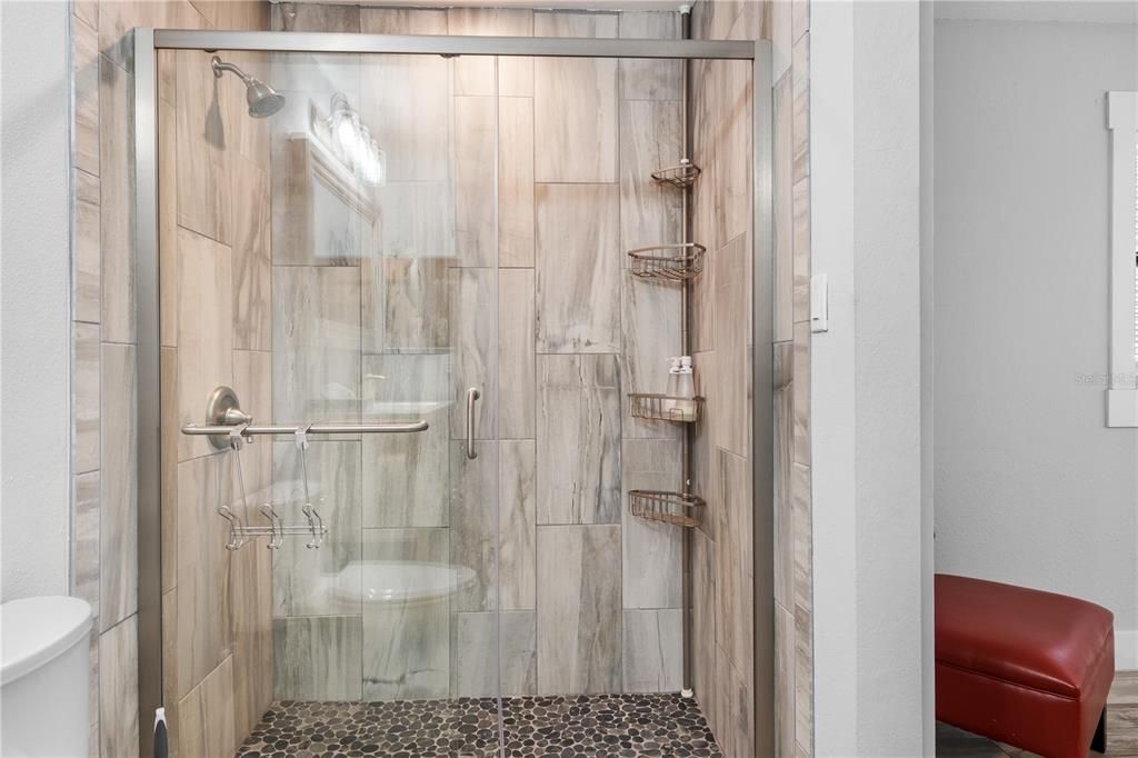 For Sale: $499,900 (3 beds, 2 baths, 1592 Square Feet)