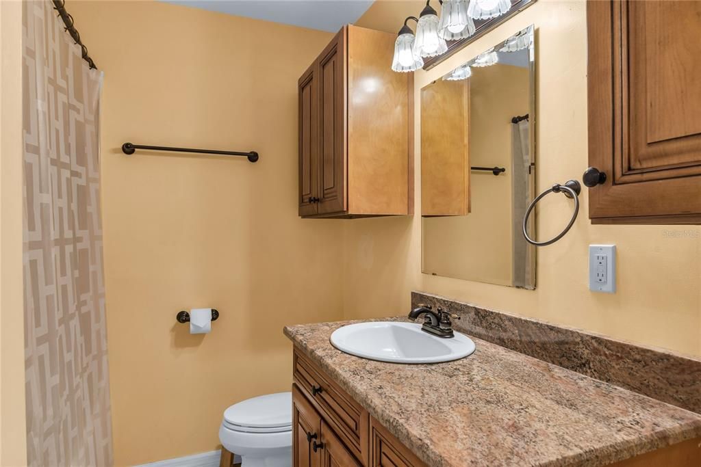 待售: $439,900 (4 贝兹, 3 浴室, 2111 平方英尺)