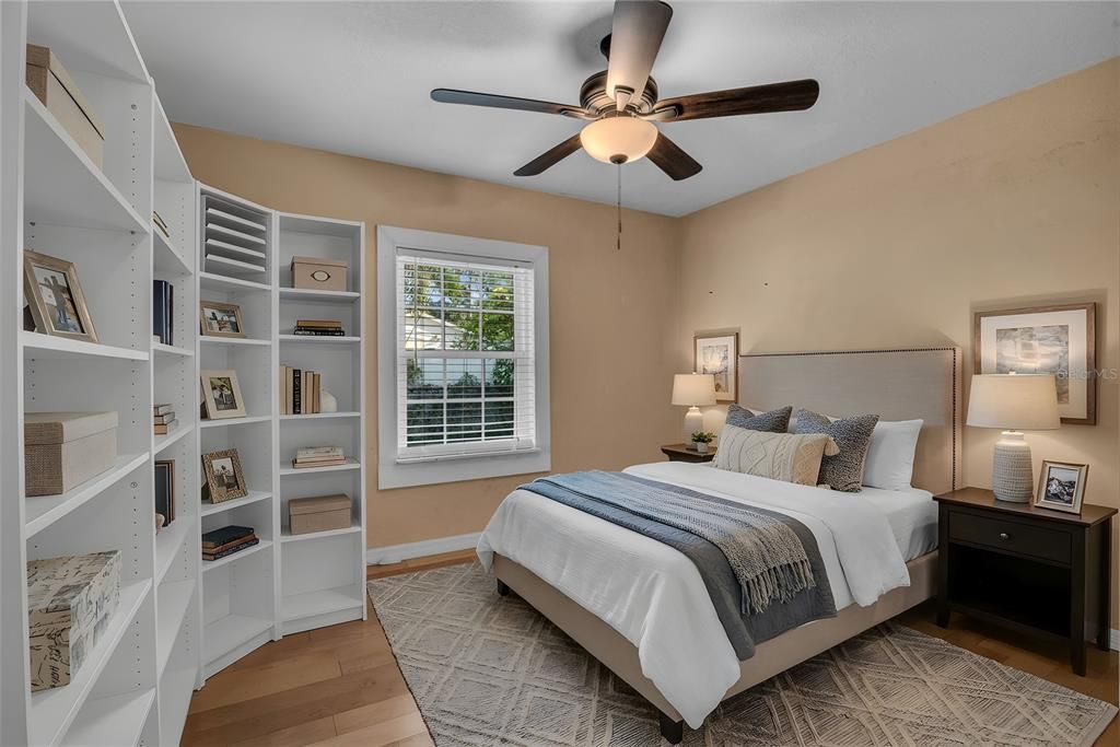 待售: $439,900 (4 贝兹, 3 浴室, 2111 平方英尺)