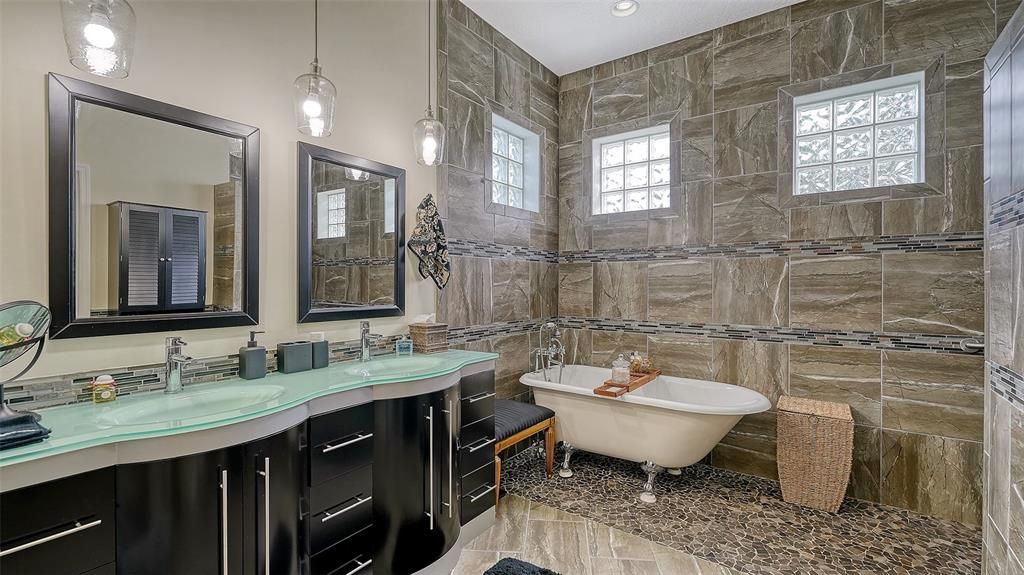 待售: $973,750 (3 贝兹, 3 浴室, 2073 平方英尺)