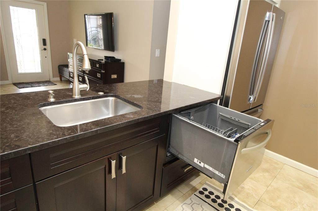 For Rent: $1,900 (2 beds, 2 baths, 1245 Square Feet)