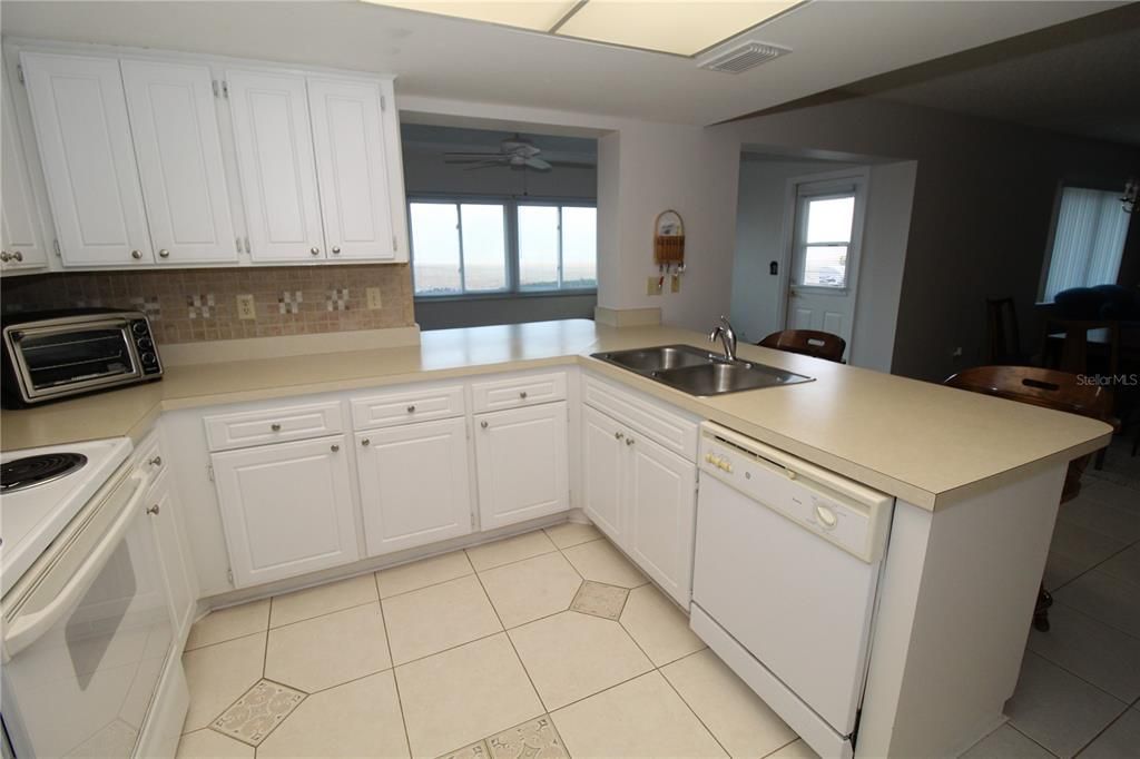 For Rent: $1,850 (2 beds, 2 baths, 1448 Square Feet)