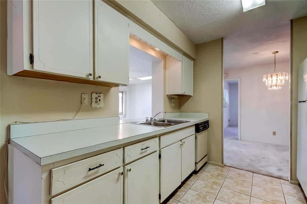 待售: $320,000 (3 贝兹, 2 浴室, 1750 平方英尺)