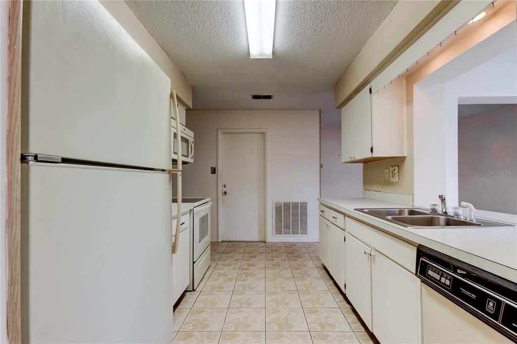 待售: $320,000 (3 贝兹, 2 浴室, 1750 平方英尺)