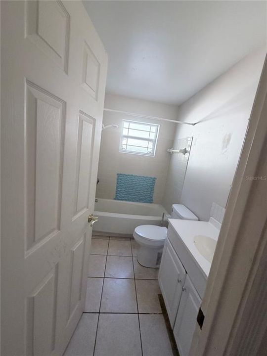 На продажу: $220,000 (2 спален, 2 ванн, 1121 Квадратных фут)