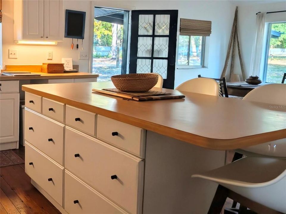 En Venta: $379,000 (3 camas, 1 baños, 1332 Pies cuadrados)