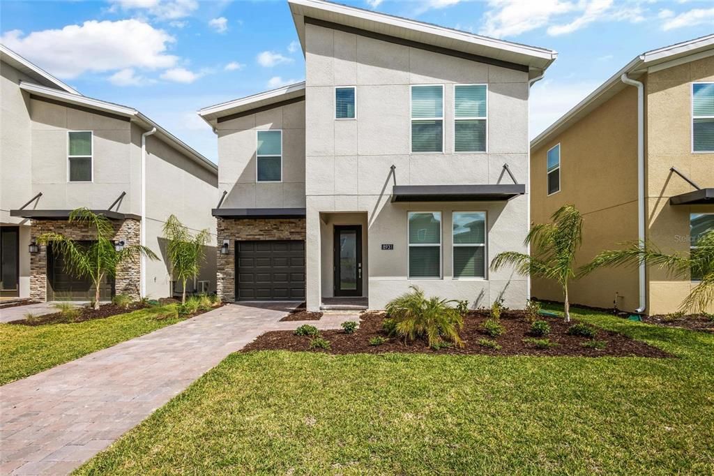 For Rent: $3,895 (6 beds, 5 baths, 3275 Square Feet)