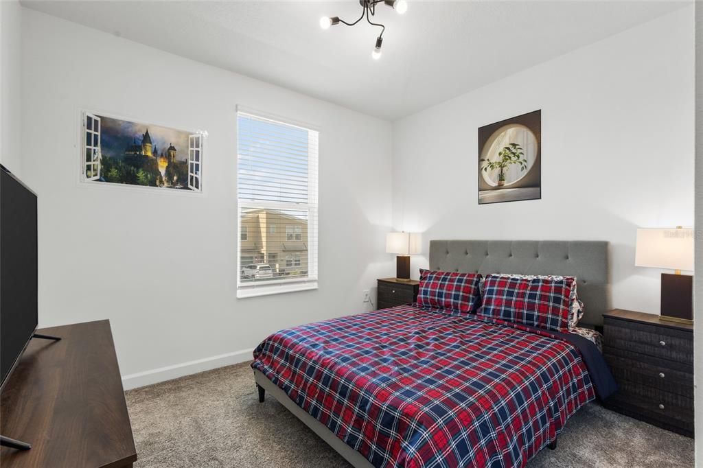 For Rent: $3,895 (6 beds, 5 baths, 3275 Square Feet)