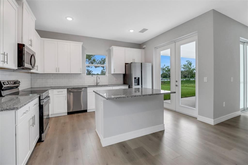 En Venta: $335,000 (4 camas, 3 baños, 2097 Pies cuadrados)