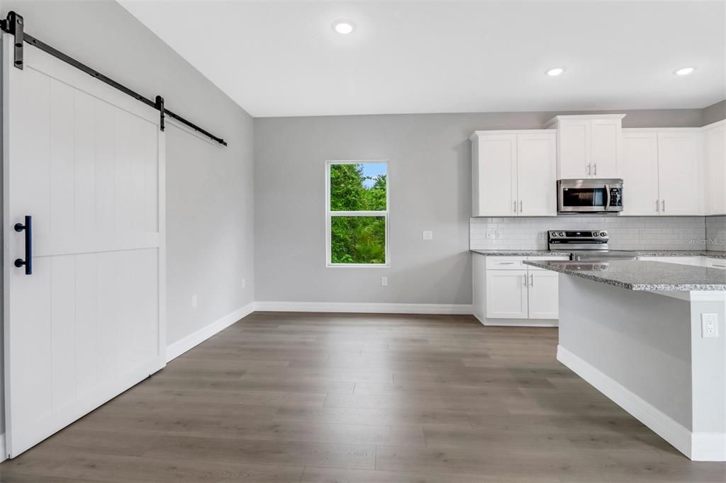 En Venta: $335,000 (4 camas, 3 baños, 2097 Pies cuadrados)