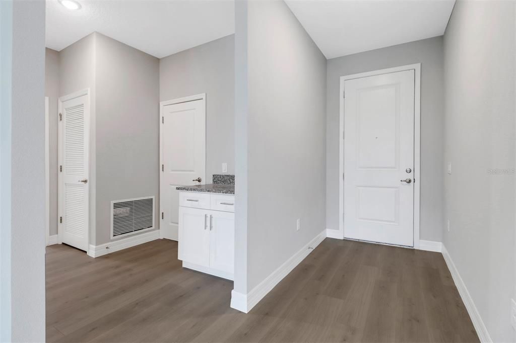 En Venta: $335,000 (4 camas, 3 baños, 2097 Pies cuadrados)